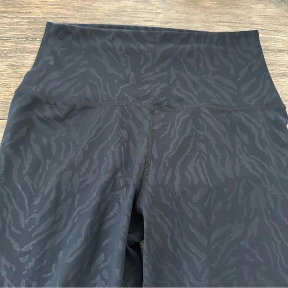Sweaty Betty US 4 6 All Day Full Length Black Leggings Tiger Print Workout Align - Picture 3 of 4